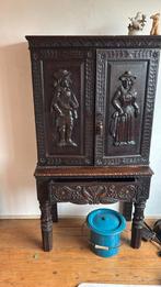 Antieke schots- Nederlandse kast met houtsnijwerk, Ophalen