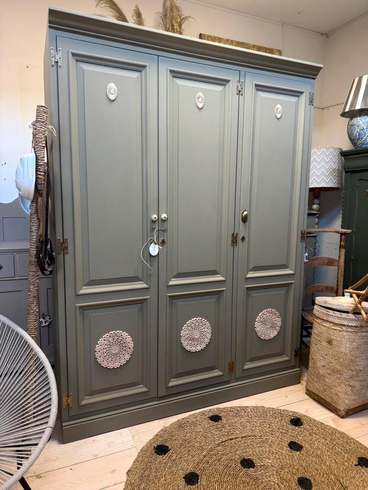 3 deurs linnenkast kledingkast meidenkast biedermeier taupe, Huis en Inrichting, Kasten | Kledingkasten, Zo goed als nieuw, 150 tot 200 cm