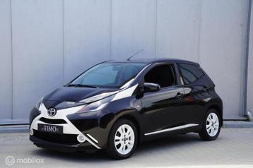 Toyota Aygo 1.0 VVT-i x-play Automaat, Sport Pakket. beschikbaar voor biedingen