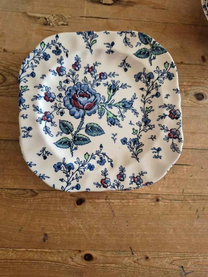 Servies Johnson Brothers, Huis en Inrichting, Keuken | Servies, Zo goed als nieuw, Compleet servies, Overige stijlen, Porselein