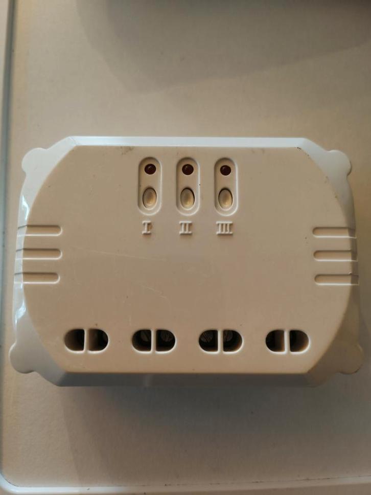 ClickOnClickOff drievoudige inbouwstopcontact, Huis en Inrichting, Lampen | Hanglampen, Nieuw, Minder dan 50 cm, Ophalen