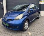 Toyota Aygo 1.0-12V Sport Airco nieuwe APK, Auto's, Toyota, Voorwielaandrijving, Gebruikt, Elektrische ramen, 68 pk