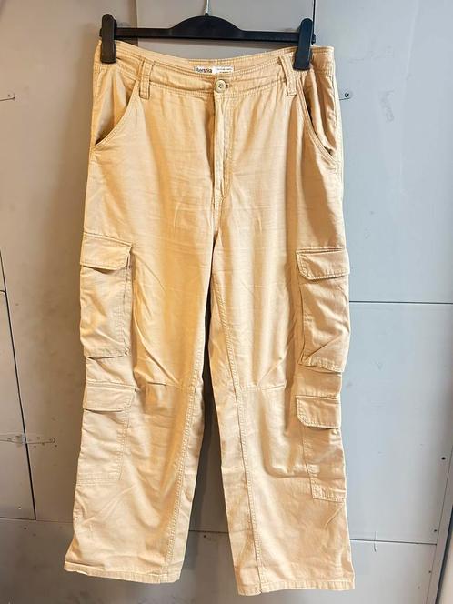 Cargo broek, Kleding | Dames, Broeken en Pantalons, Zo goed als nieuw, Maat 42/44 (L), Beige, Lang, Ophalen of Verzenden
