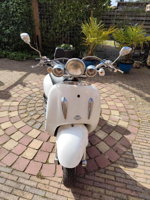 Iva retro scooter bj 2015, Fietsen en Brommers, Snorfietsen en Snorscooters, Gebruikt, Overige merken, Ophalen