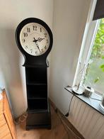 Grote staande zwarte klok Clockhouse, Huis en Inrichting, Woonaccessoires | Klokken, Staande klok, Analoog, Zo goed als nieuw