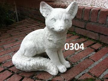 Vos / welp / wolf. beschikbaar voor biedingen