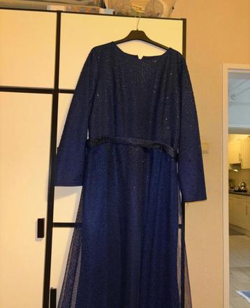 Gala jurk met sleep maat 48/50 beschikbaar voor biedingen