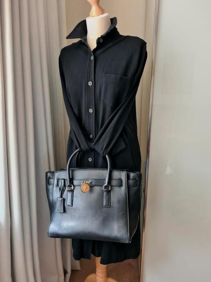 TRVL DRSS 38/40  + MK TAS, Kleding | Dames, Jurken, Zo goed als nieuw, Maat 38/40 (M), Zwart, Onder de knie, Verzenden
