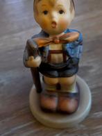 Goebel Hummel beeldje - Jongen met wandelstok, Antiek en Kunst, Antiek | Keramiek en Aardewerk, Ophalen of Verzenden