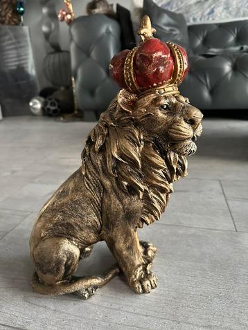 Decoratie beeld van leeuw met kroon beschikbaar voor biedingen