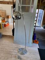 Hala lamp zeist staande lampen zilver kleurig 2 stuks, Huis en Inrichting, Lampen | Vloerlampen, Ophalen, Zo goed als nieuw, 150 tot 200 cm