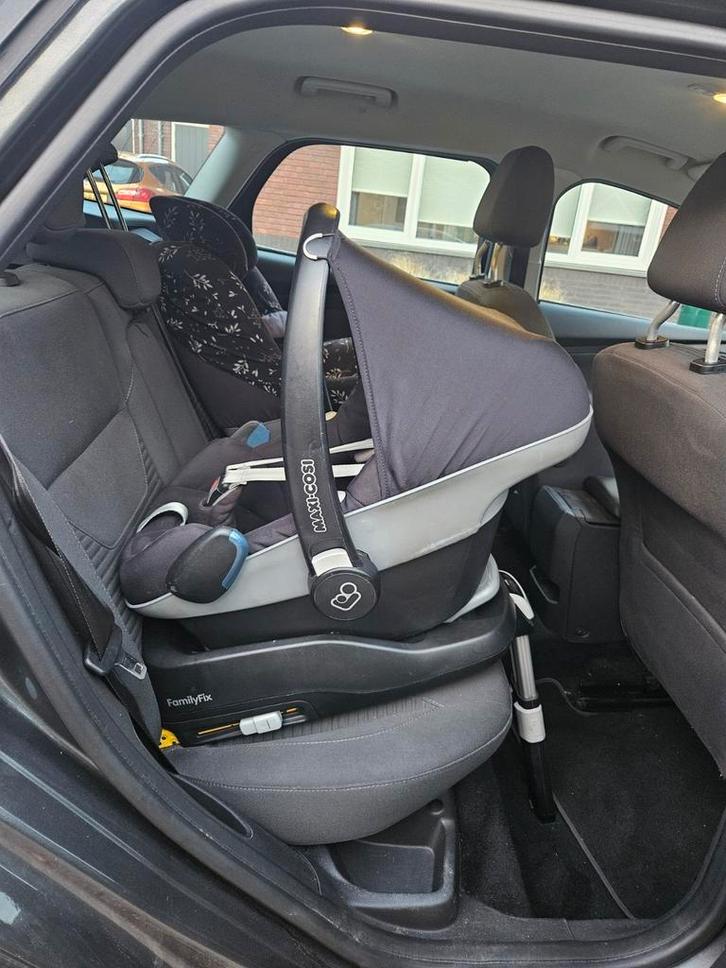 Maxi cosi Pebble autostoel + isofix base, Auto-onderdelen, Interieur en Bekleding, Ophalen