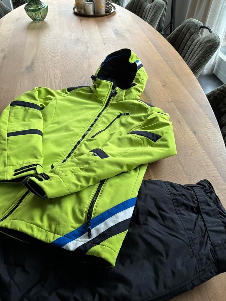 Skijas van FALCON Mt 176 Incl zwarte skibroek, Kinderen en Baby's, Kinderkleding | Maat 176, Ophalen of Verzenden, Zo goed als nieuw