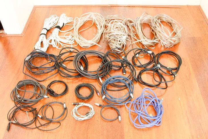 Veel kabels. Speakerdraad, HDMI en interlinks, Audio, Tv en Foto, Audiokabels en Televisiekabels, Gebruikt, Luidsprekerkabel, 10 meter of meer