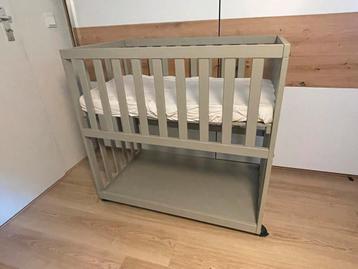 Houten Co-sleeper Wieg beschikbaar voor biedingen