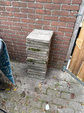 GRATIS 30x30 Tuintegels / Terrastegels beschikbaar voor biedingen