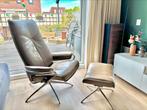 Stressless fauteuil taupe met hocker, Huis en Inrichting, Ophalen, Zo goed als nieuw, 75 tot 100 cm