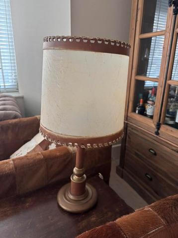Antieke staande lamp beschikbaar voor biedingen