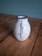 Vintage Vaasje - Uniek Design, Gebruikt, Wit, Aardewerk of Porselein, Ophalen of Verzenden
