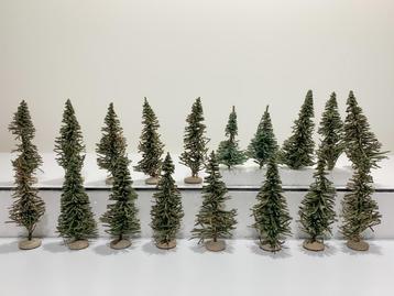Scenery: set van 18 bomen 10-11cm voor H0-spoor beschikbaar voor biedingen