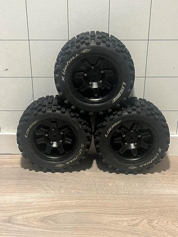 3x nette xmaxx banden beschikbaar voor biedingen