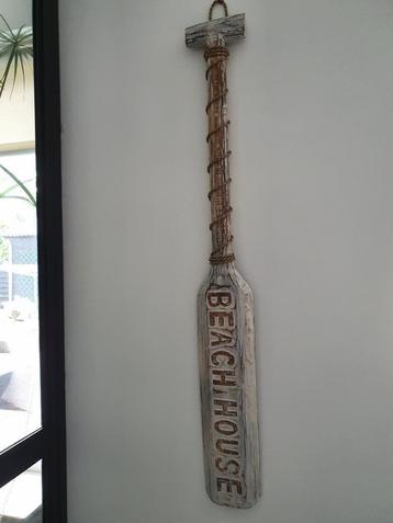 Houten roeispaan / peddel beschikbaar voor biedingen
