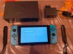 Nintendo Switch - Blauw compleet met dock en adapter ., Ophalen of Verzenden, Zo goed als nieuw, Met 2 controllers, Switch Original