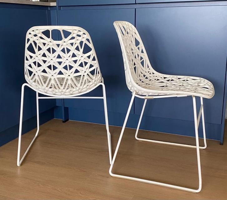 Twee Eetkamerstoelen, Huis en Inrichting, Stoelen, Gebruikt, Twee, Kunststof, Metaal, Wit, Ophalen