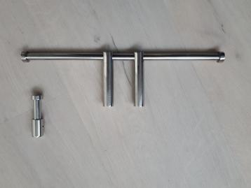 WC-rolhouder met 2 handdoekhaakjes .Luxe uitstraling! beschikbaar voor biedingen