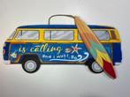 Retro Bus bord met surfplank the beach is calling ! surf bus, Huis en Inrichting, Nieuw, Ophalen of Verzenden