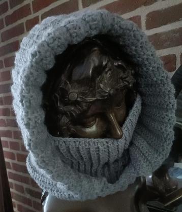 Gehaakte WOLLEN balaclava bivakmuts. Muts en sjaal in één! beschikbaar voor biedingen