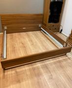 Tweepersoons houten bed met verstelbare lattenbodems, Huis en Inrichting, Slaapkamer | Bedden, Ophalen, Verstelbaar, Tweepersoons