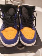 Air Jordan 1 mid dark concord/taxi/white/black (orgineel), Ophalen, Zo goed als nieuw, Schoenen