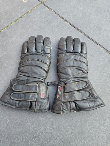 Warme motorhandschoenen beschikbaar voor biedingen
