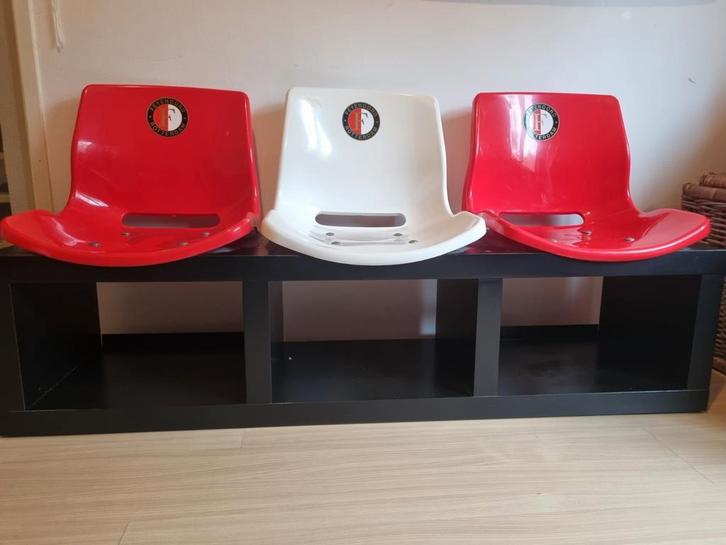 Feyenoord Stadion Bankje met 3 Stoelen, Huis en Inrichting, Stoelen, Gebruikt, Drie, Kunststof, Overige kleuren, Ophalen