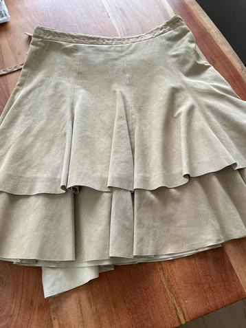 Pinko leuk suede overslag rokje maat 36 zacht beige beschikbaar voor biedingen