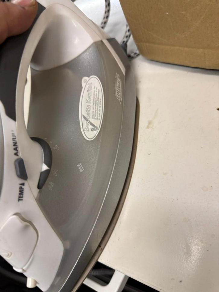 Quigg Stoomstrijkijzer - Gebruikt, Witgoed en Apparatuur, Strijkijzers en Strijkplanken, Gebruikt, Strijkijzer met snoer, Ophalen