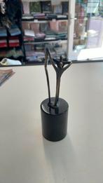 Bronzen beeld op sokkel, Ophalen, Zo goed als nieuw