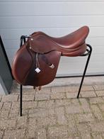 (Sale)!! Bates springzadel 17 inch, Dieren en Toebehoren, Paarden en Pony's | Zadels, Ophalen of Verzenden, Springen, Zo goed als nieuw