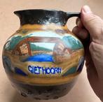 Mooie kan, Eskaf, Huizen, rond 1930 (met titel 'Giethoorn'), Antiek en Kunst, Antiek | Keramiek en Aardewerk, Ophalen of Verzenden