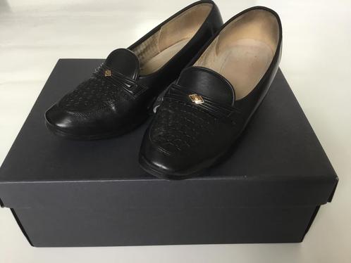Mooie instappers/schoenen lage hak, Van Haren, mt.38, zwart, Kleding | Dames, Schoenen, Zo goed als nieuw, Instappers, Zwart, Ophalen of Verzenden