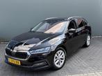 Skoda Octavia Combi BWJ 2021 1.0 e-TSI 111 PK Business Editi, Leder en Stof, Hybride Elektrisch/Benzine, 3 cilinders, 999 cc