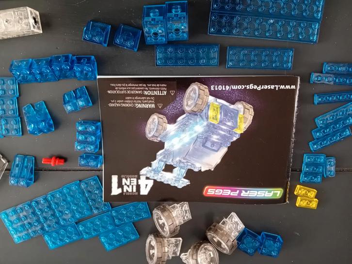 Laser Pegs 4-in-1 Auto Bouwset 41013, Kinderen en Baby's, Speelgoed | Bouwstenen, Gebruikt, Overige merken, Ophalen of Verzenden