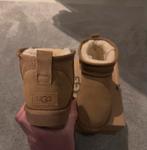 Ugg Mini Chestnut Maat 39, Kinderen en Baby's, Babykleding | Schoentjes en Sokjes, Ophalen of Verzenden, Zo goed als nieuw, Meisje