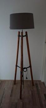Lamp hout / grijs staand, Ophalen, Zo goed als nieuw, Hout, 150 tot 200 cm