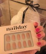 Soft gel press on manicure ~ Nailday, Verzenden, Beige, Zo goed als nieuw, Handen en Nagels