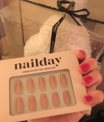  Soft gel press on manicure ~ Nailday  beschikbaar voor biedingen