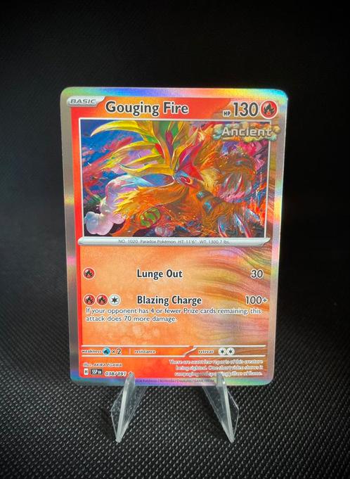 Pokémon Gouging Fire holo 038/191 Surging Sparks 2024, Hobby en Vrije tijd, Verzamelkaartspellen | Pokémon, Nieuw, Losse kaart