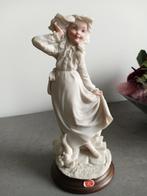 Prachtig oud biscuitbeeldje van porselein uit Italië, Ophalen