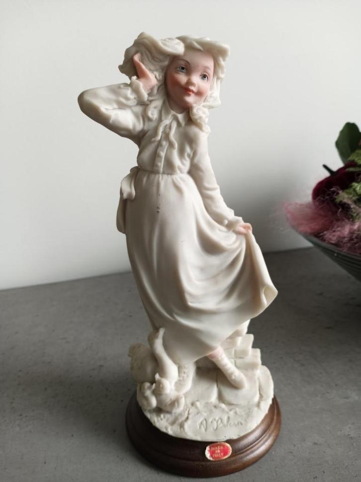 Prachtig oud biscuitbeeldje van porselein uit Italië, Antiek en Kunst, Antiek | Porselein, Ophalen